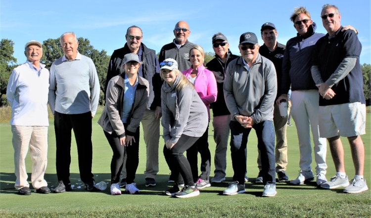 Hospice of the Chesapeake’s Golf Committee stands on the putting green before the start of the tournament. Pictured from left are Lou Zagarino, Gene Wetzel, Alan Levy, Tony Toskov, Randy Pleasant, Scott Mielke, Pat Taylor, Tom Hogan, Front Row: Lauren Thurston, Nicole LaPier, Laura Toskov and Ken Stanley. Not pictured: Tom Howell, John Warner Sr., Brian Flynn, Brian Chisholm, Jimmy Wilburn, Charlie Bagley, and Charlie Priola.